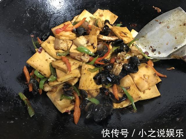 豆腐最开胃的做法，鲜香味美，下酒下饭，比吃肉都过瘾