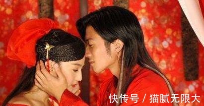 新郎|洞房花烛夜,新郎一上联十八年前不谋面,新娘一下联情趣无限!