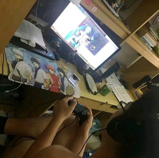 心疼|二次元走进生活,手办成为床头的装饰品?学生党表示:不心疼