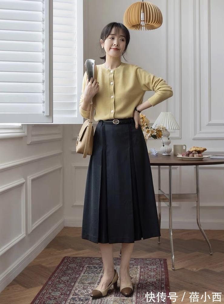 半裙 40岁的女人试试“羊毛衫+半身裙”,学她这样穿,遇见更美的自己