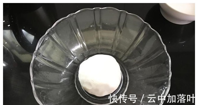 茶餐厅30元一份的甜品，在家10元做2份，香浓顺滑，夏天最爱！