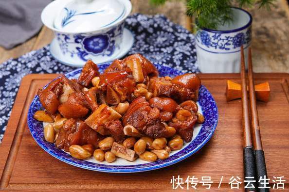 入味|炖猪蹄不要只会焯水,焯水前多做2步,猪蹄软烂入味还不腥