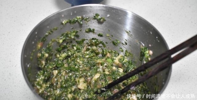 春天用这三种食材做饺子馅,鲜美汁多味道超赞,蒸饺煎饺都很好吃