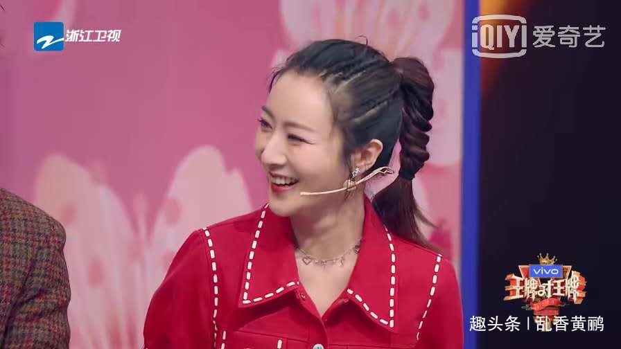 《王牌对王牌》同样调侃丫丫，一个让人笑，一个惹人烦，高下立分