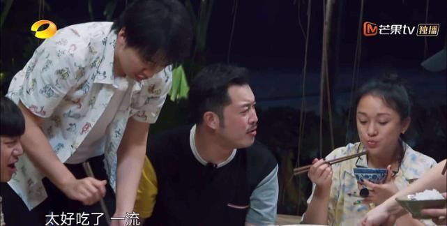 《向往的生活》最没偶像包袱的嘉宾，盛饭时用嘴叼着筷子，接地气