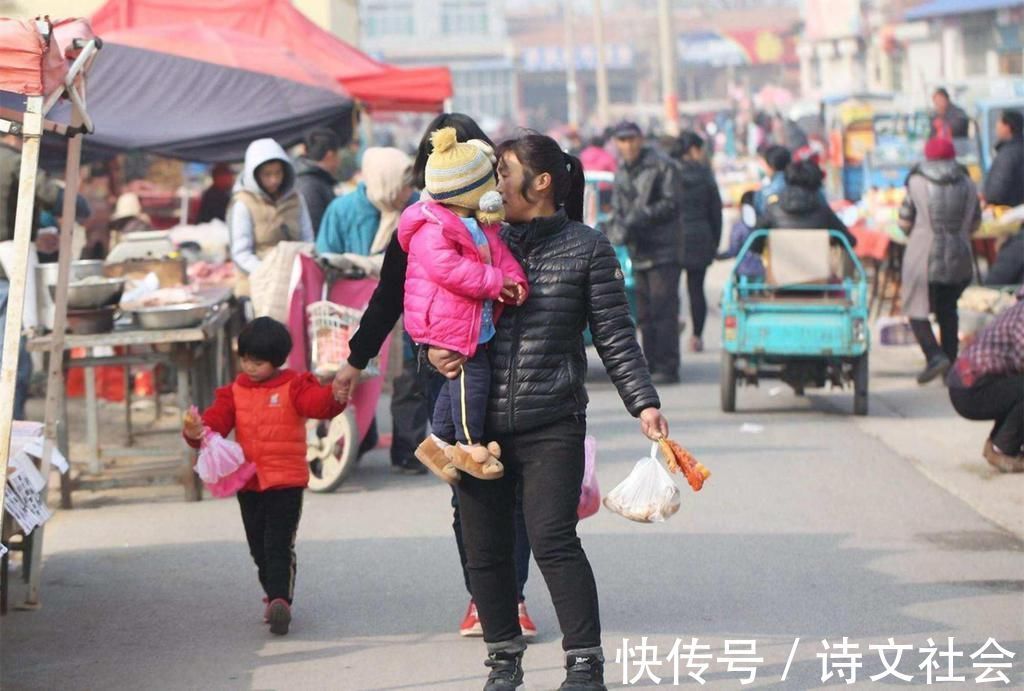 父母|“新型啃老”正在啃掉父母的棺材本,父母毫无察觉,反夸孩子孝顺