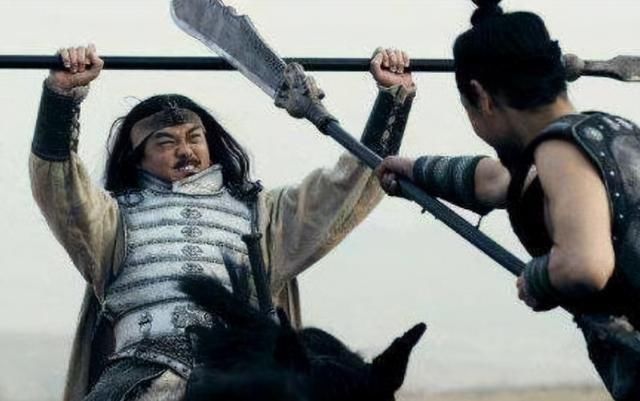 拼命|许褚敢跟马超拼命，为何不惹关羽和张飞？真正的猛人，必有巧大智慧