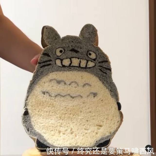 日本|日本网友制作龙猫面包切开有惊喜,网友:拜托要拿出来卖!
