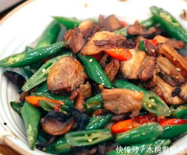 下饭|这道菜叫农家小炒肉,那么它真的是农家菜吗反正很好吃,好下饭
