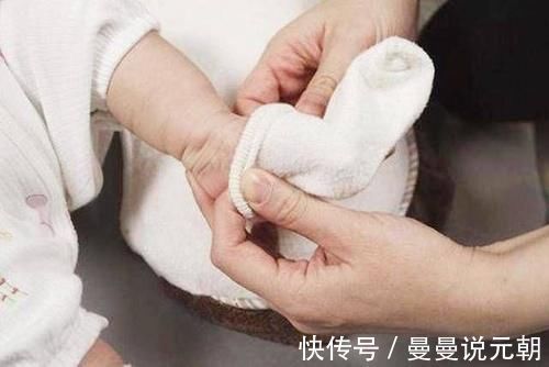 新生儿|为什么要给新生儿穿袜子？记住这三点，宝宝受益