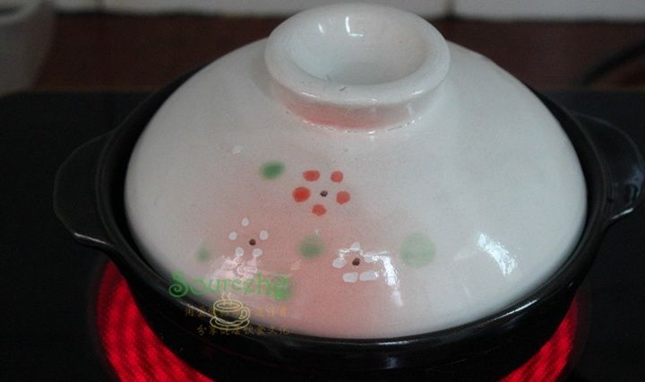 天气冷就喜欢吃炖菜,热乎乎的一锅端上桌,连汤汁拌饭都特别香