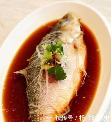 拔剑|皇帝把吃剩的鱼赏给公主,公主不仅不谢恩,反而拔剑自刎!