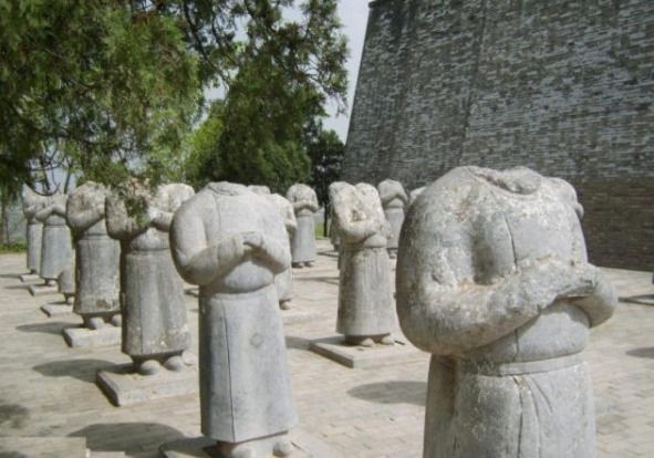 解开|武则天墓前的61个石头人为何无头?千年谜团却被2个种地老农解开