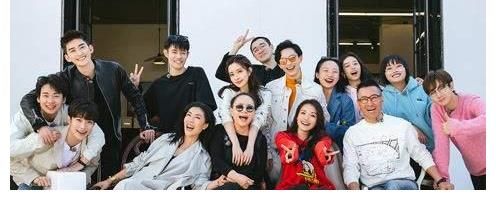 实验|集体生活尴尬指南，《五十公里桃花坞》现群体盛会社会实验