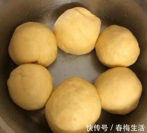 想吃面包不用买,家里有盆就能做,不用烤箱,面包松软可口,真香