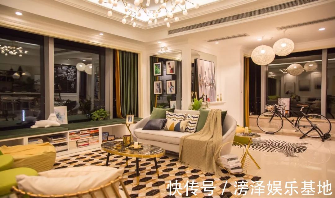 阳台|如果你家客厅是带飘窗的户型,就偷着乐吧,比阳台还漂亮实用!