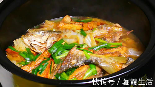 冷天我就爱做这鱼,刺少肉嫩营养高,热热乎乎炖一锅,冬天吃最香