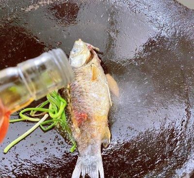 白色情人节限定美味 鲫鱼豆腐汤