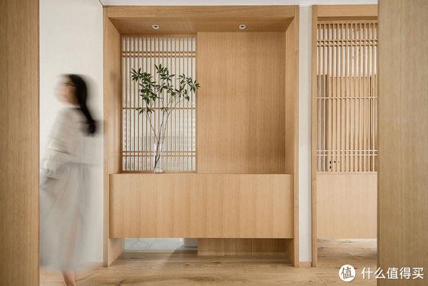 玄关|温州小姐姐的暖居,全屋原木风,180㎡的家自然舒适,把生活过成诗