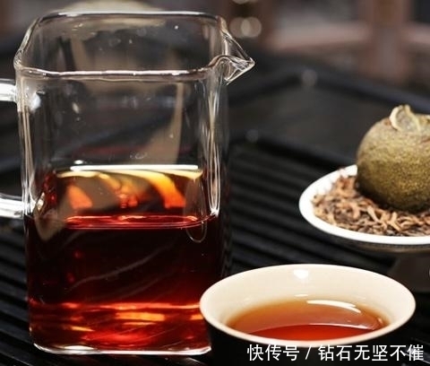 普洱茶|高血压高血脂怎么办?路边不值钱的它泡水喝,血脂血压悄悄降下来