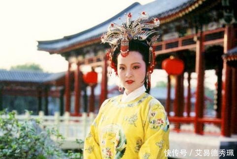 糊涂|元春做了两件糊涂事,导致贾府被抄,忽喇喇似大厦倾