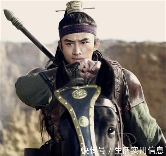 关胜#梁山好汉的奇葩死法走在路上被毒蛇咬死,喝醉酒坠马身亡!