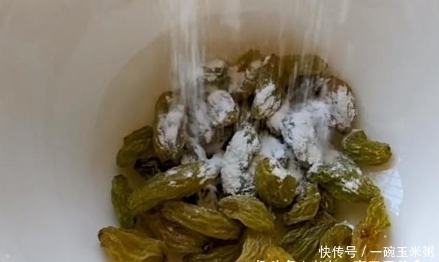 葡萄干|自从知道胡萝卜加鸡蛋可以这样吃，孩子3天2头点名吃，开锅流口水