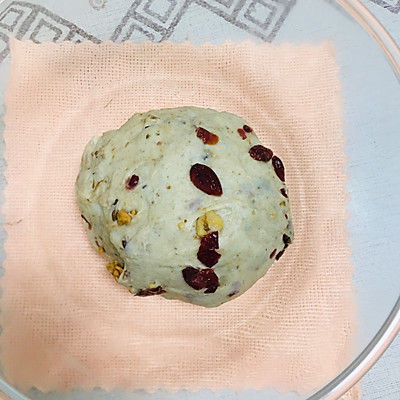 全麦蔓越莓核桃软欧包