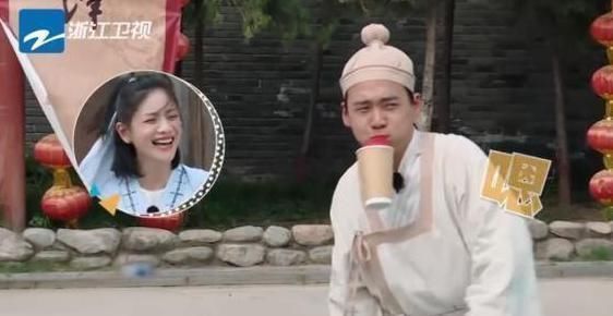 b原来跑男最难的游戏不是指压板,也不是撕名牌,难到连李晨都主动放弃