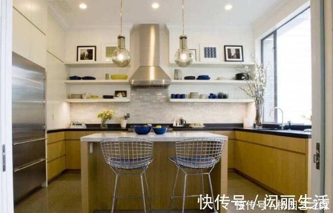 收纳|越来越多人厨房不做吊柜了，现在流行这样装，既实用又省钱