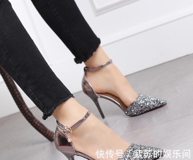 时代|看脚的时代,选一双精致性感凉鞋最关键,走到哪都是你的主场