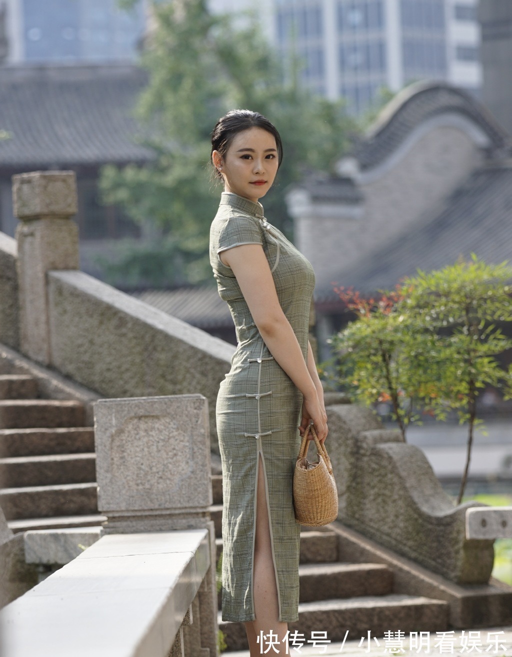 气质 气质时尚的搭配,穿国风旗袍,做知性温柔的女人!