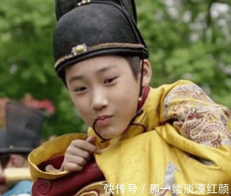 朱佑樘!皇帝感叹膝下无子,一旁太监突然跪下:皇子就在冷宫,快6岁了