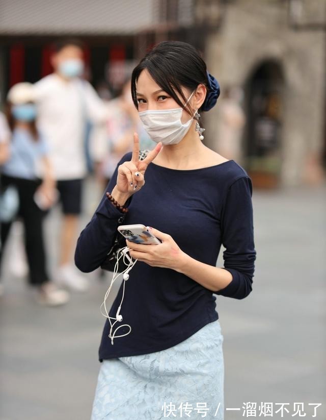 长袖|时尚黑色长袖T恤,特显气质,女人味十足