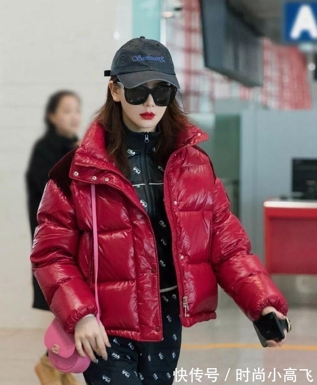 搭配 建议大家棉袄下面少穿牛仔裤,多穿这3种款式,时髦又洋气