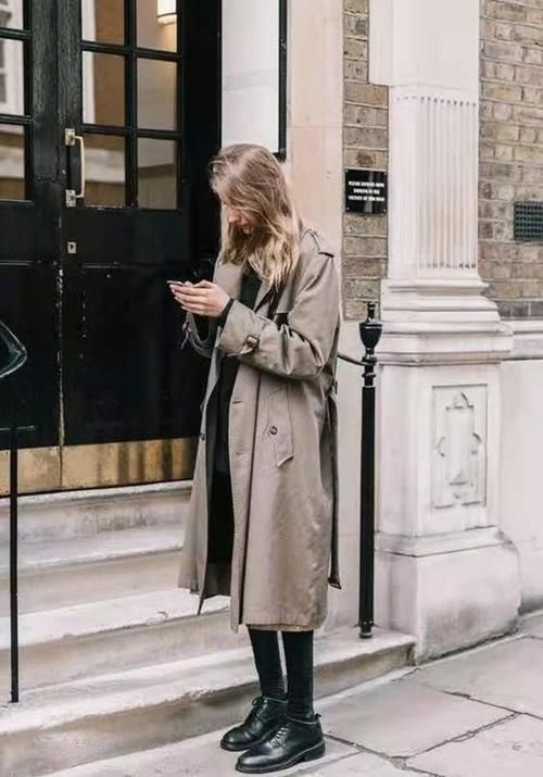 不管穿大衣还是风衣，都别配靴子了，今年这5双鞋更时髦百搭