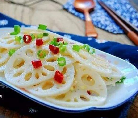 莲藕别再炖汤，这才是最好吃做法，又香又脆还入味，比吃肉还香！