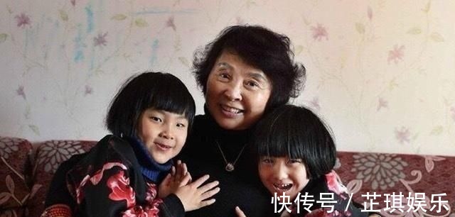 母亲|10年前,那位60岁高龄母亲拼死生下双胞胎女儿,现在怎样了