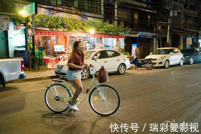 晚霞|老挝万象旅行，欣赏落日晚霞和购物最佳地，必属湄公河的新旧夜市