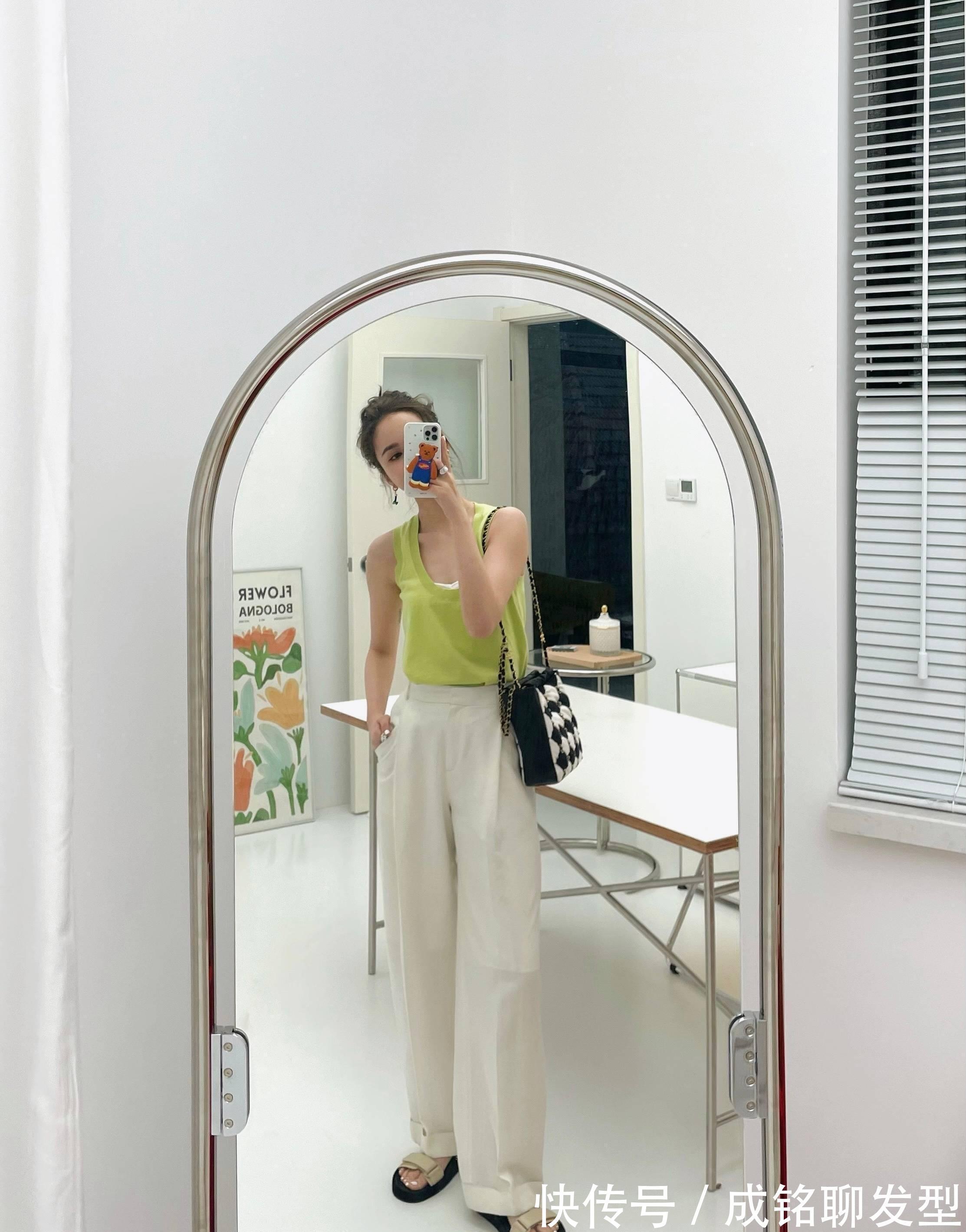 格纹裙|甩掉“地摊货”不当路人甲,五种简单的日常搭配,洋气又赚回头率