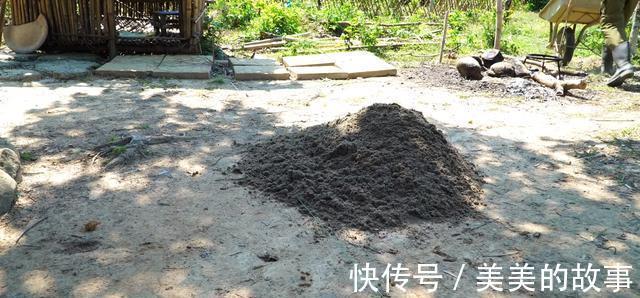 院子|自己动手捯饬院子,塑料袋里灌水泥,铺满整个地面,比青石板结实