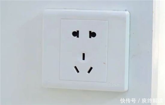 螺丝|墙上插座松动不好用，学会一招，不花一分钱，比新的还牢固