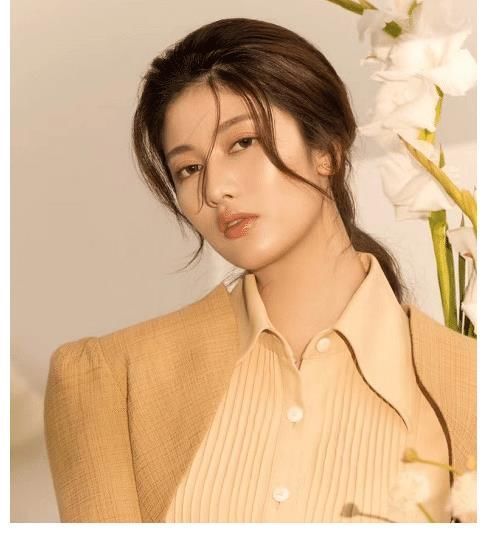 《心动4》麦穗晒化妆视频,小孔跑来评论互动,被怼“哪都有你”