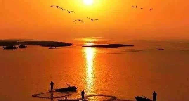 王勃的千古诗句:“落霞与孤鹜齐飞”竟是仿品?庾信:原版在我这