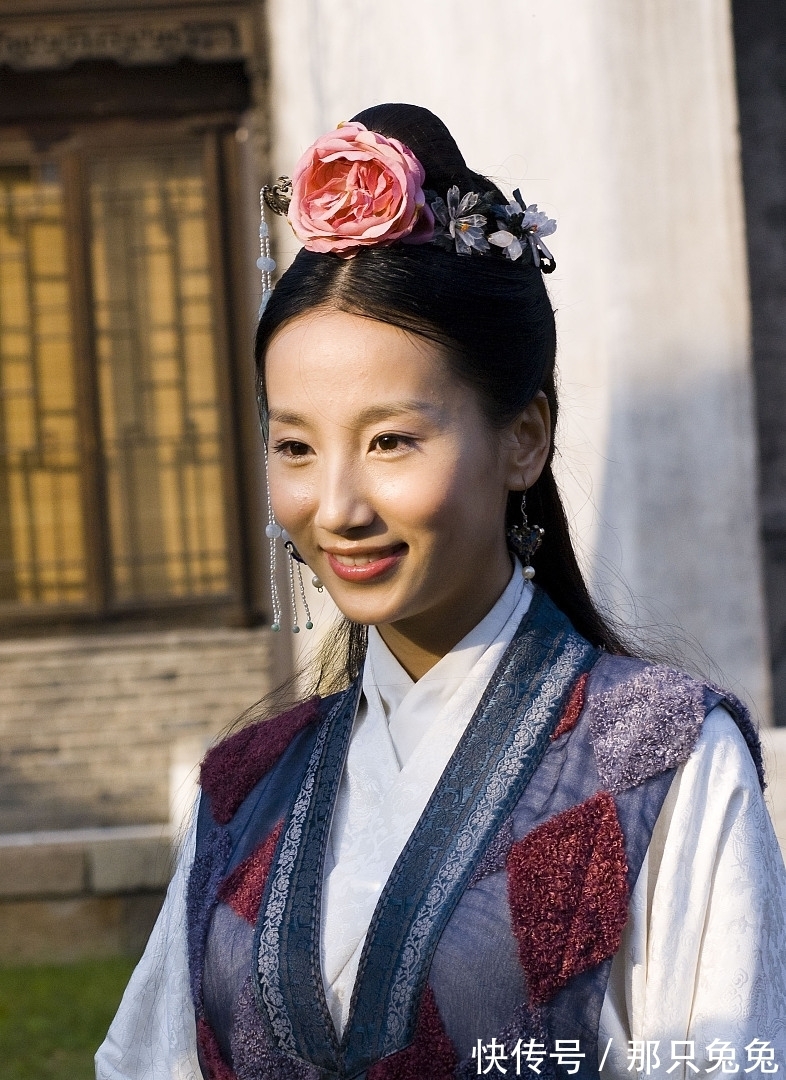 李香玉@林黛玉死后留下半本诗集,妙玉见后大吃一惊,知道好日子到头了