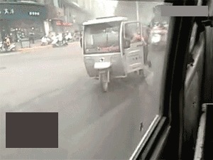 |搞笑GIF段子:哎呀!对不起啊!我也不是故意的,我也没想到会失败啊!