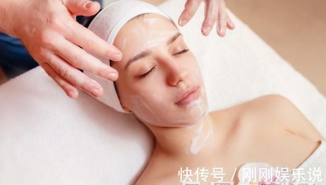 粉刺|为什么你的黑头越来越多坚持做好这3件事,跟黑头油脂说拜拜