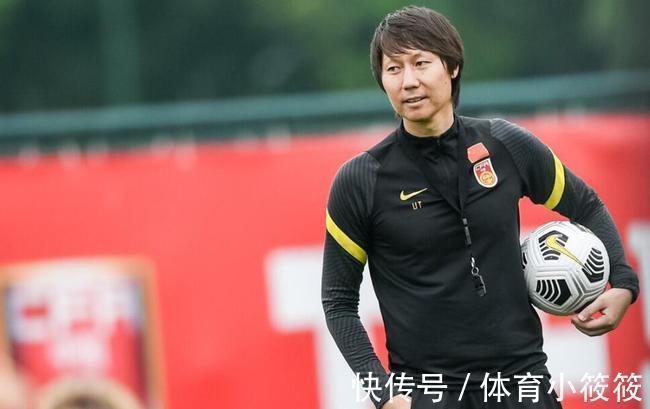 李铁|越媒“嘲讽”归化前锋!李铁爱将或归队,国足首发阵容恐大变样