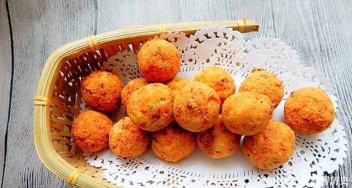 天冷多吃它,做成丸子炸一炸,外酥里嫩,营养丰富,比肉丸子好吃