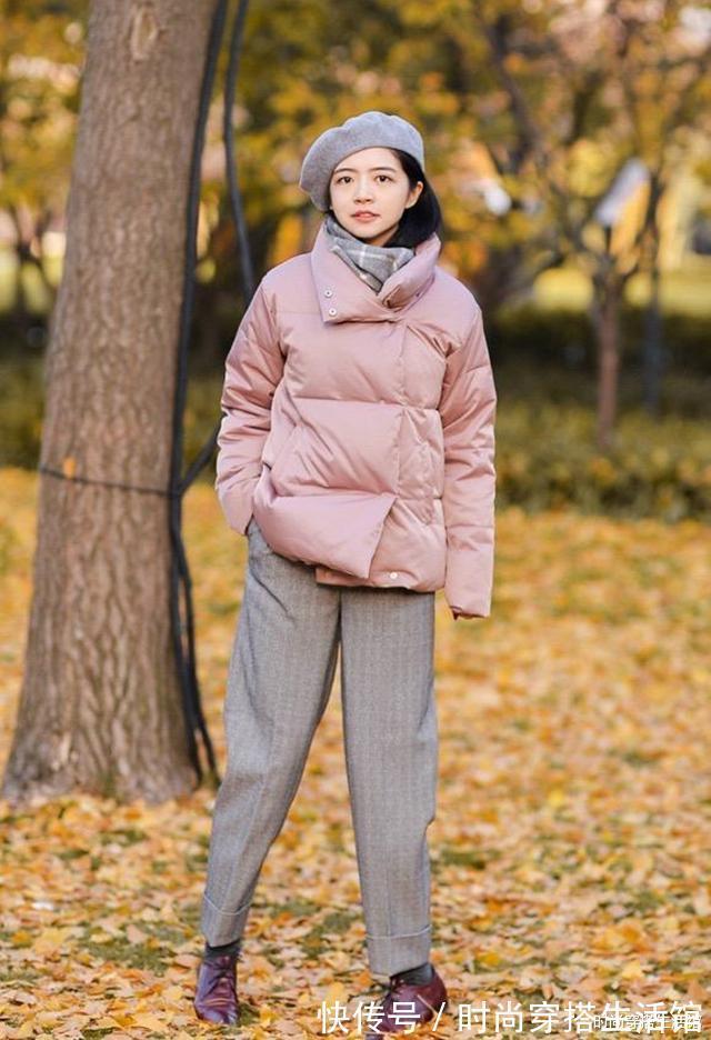 三木|女人尽量不要羽绒服配围巾,学学三木这样穿,时髦耐看又大方